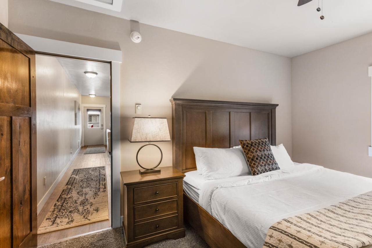 The Yellowstone Hideaway Unit A Вест-Йеллоустоун Екстер'єр фото